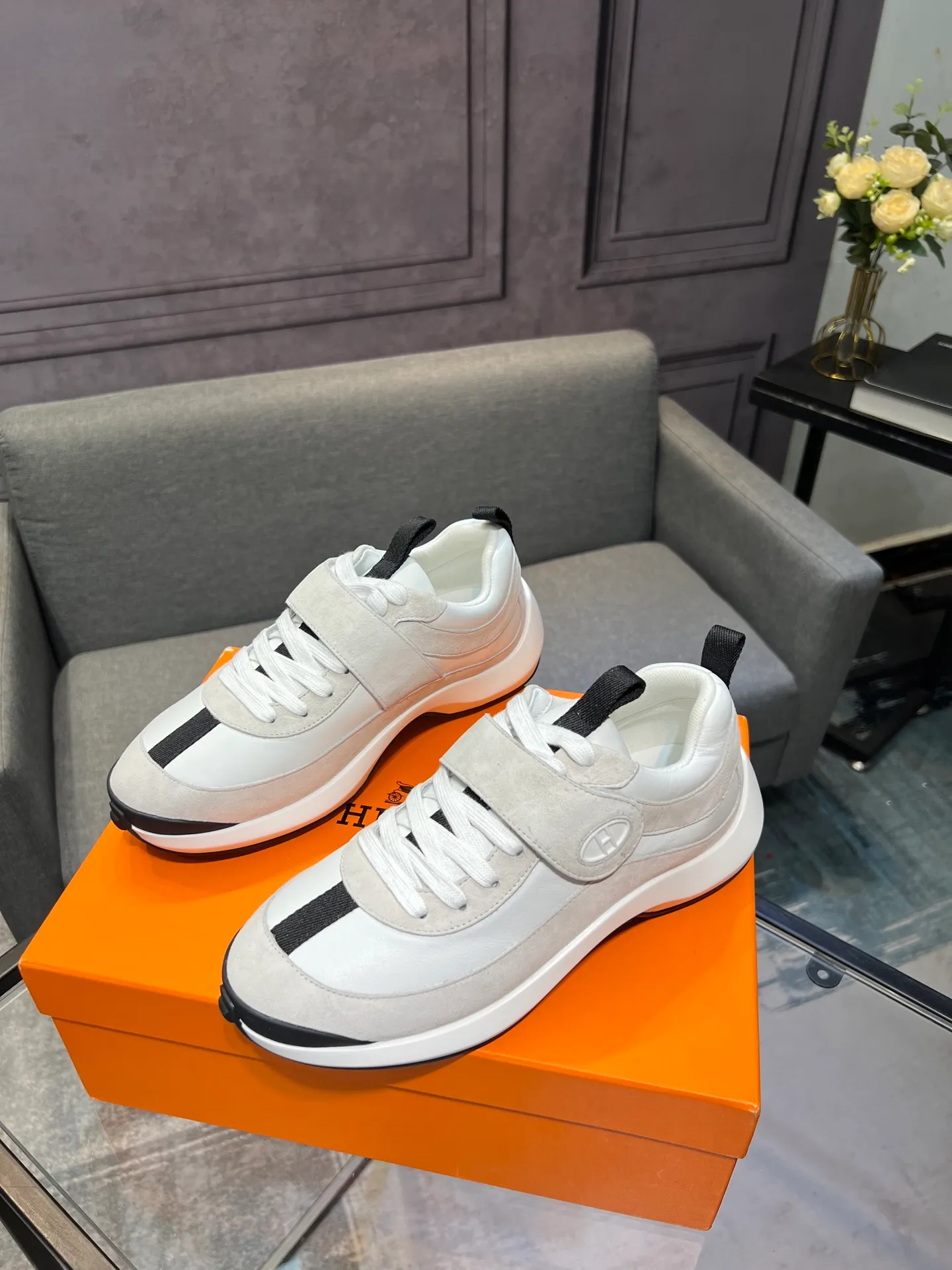 Men's shoes 💰600 Actual photos 🎬 [Hermès] Couple style, official website synchronization Counter quality French Paris catwalk style Simple and classic Imported original fabric Original 1:1 outsole! The highest version on the market! Size: Female 35-41. Male 39-45 (female 41, male 45 customized)